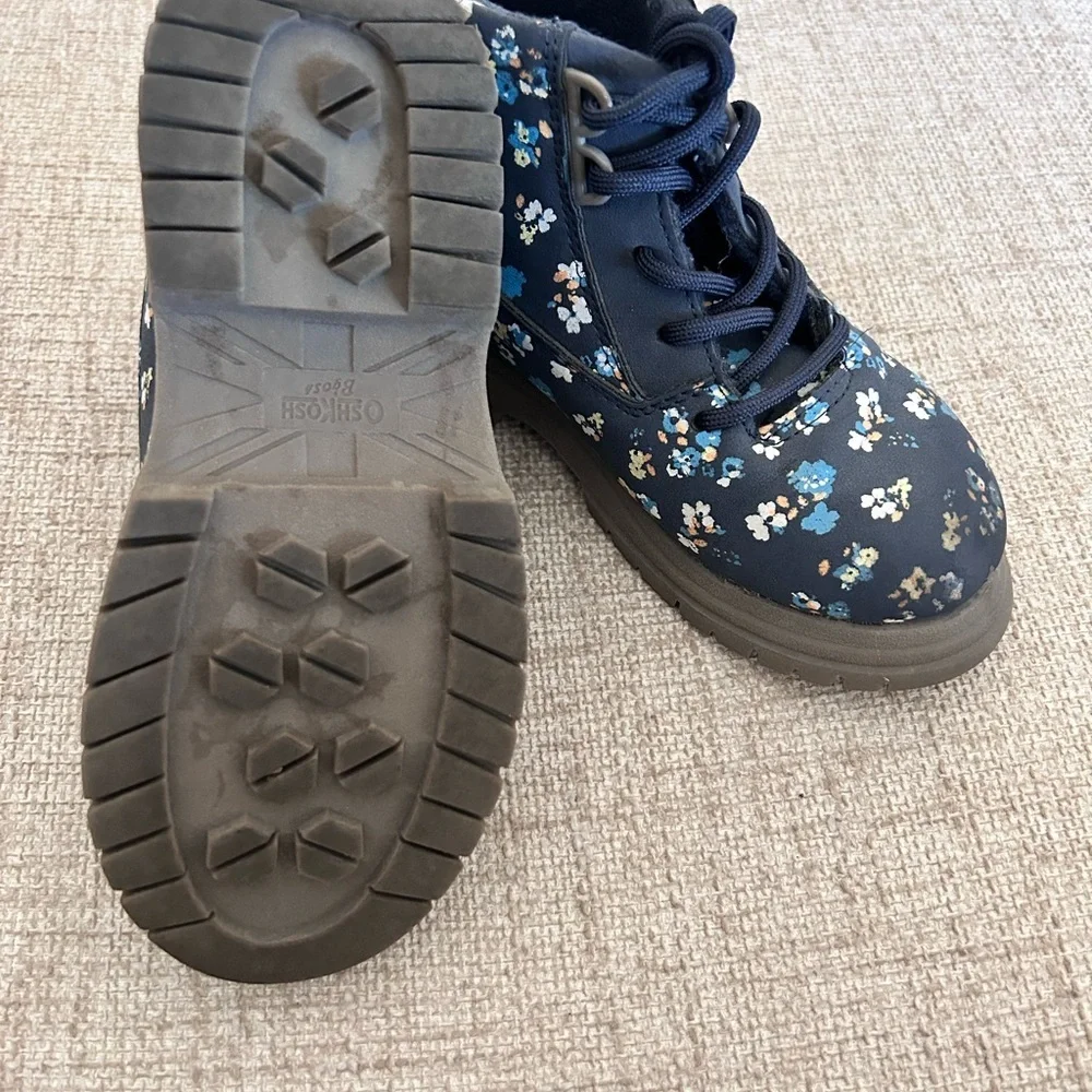 Oshkosh Navy Girls Ankle Boot with a Floral Design Lace Up  Size 10M